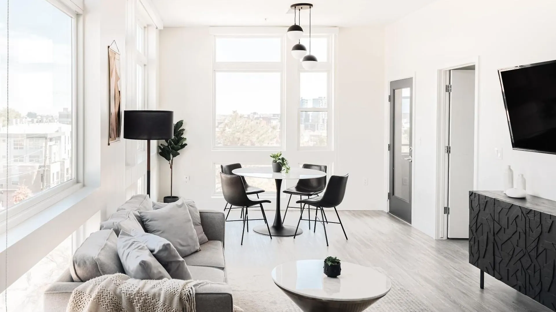 Chilltop Lounge | Espadin Lohi Denver Holiday home